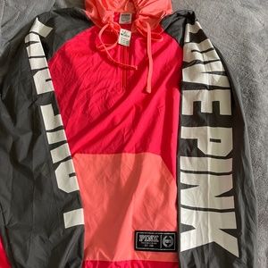 Windbreaker/ Pullover